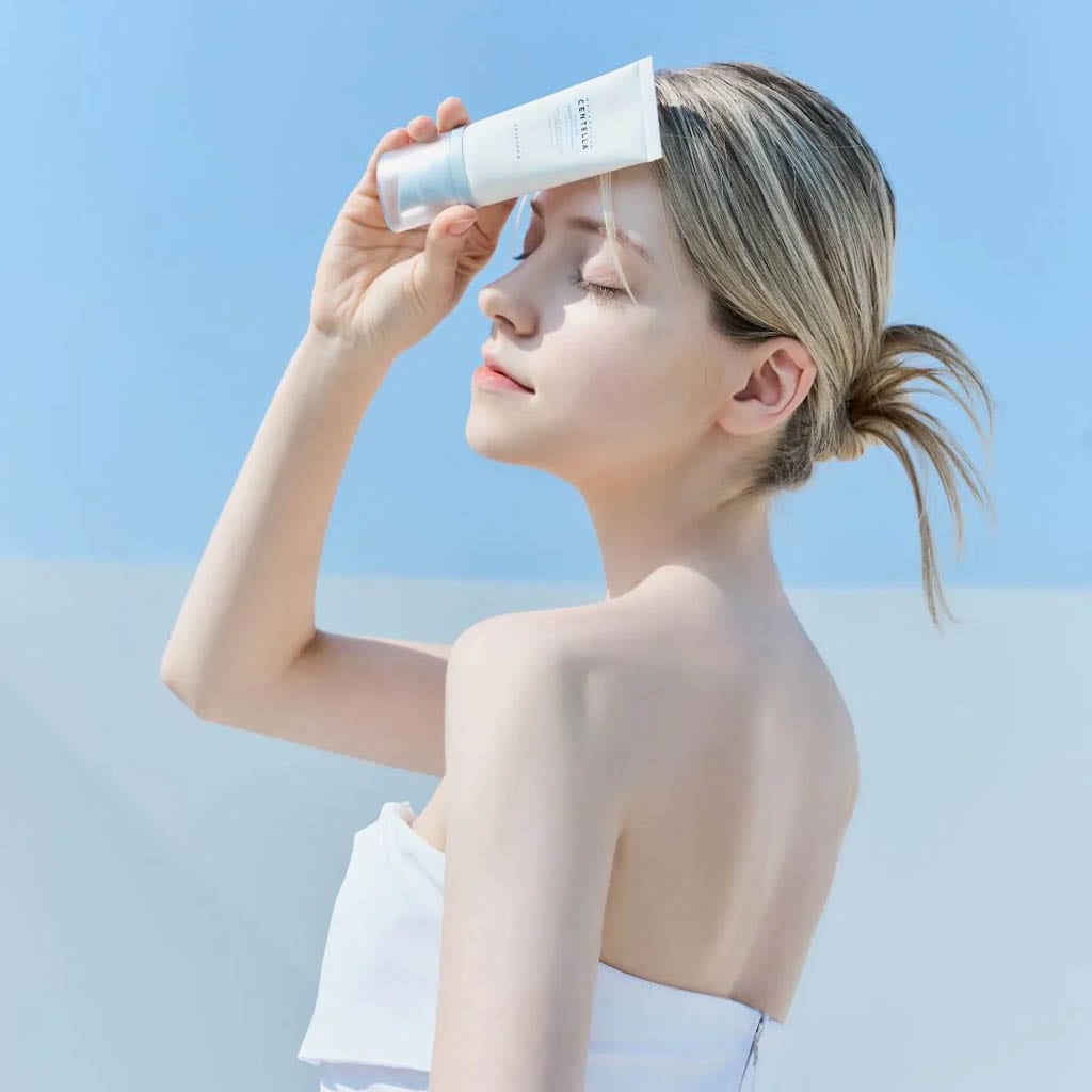 SKIN1004 Madagascar Centella Hyalu-Cica Water-Fit Sun Serum